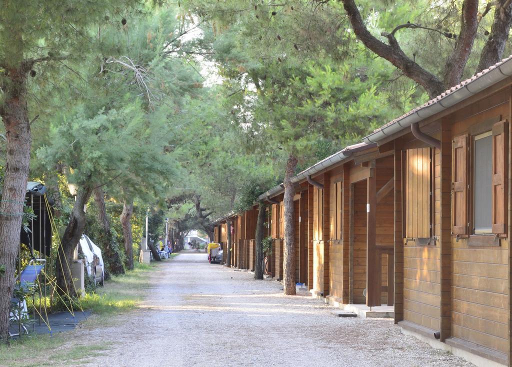 Camping La Pineta Porto Recanati Bagian luar foto